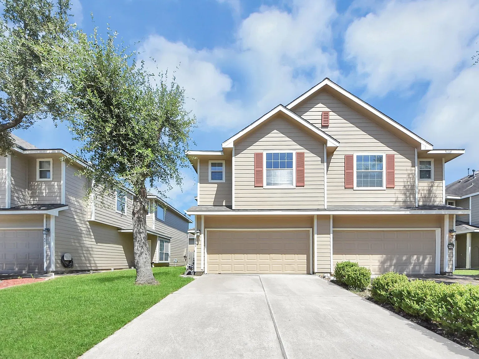 3 bed, 2.5 bath, 1713 sqft, $2,100 — Photo 2