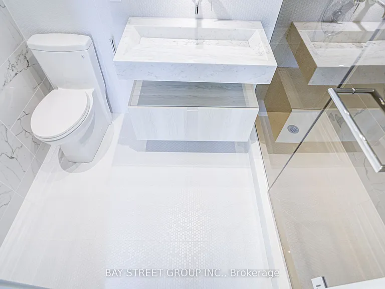 11 Yorkville Ave #2312 — Photo 41