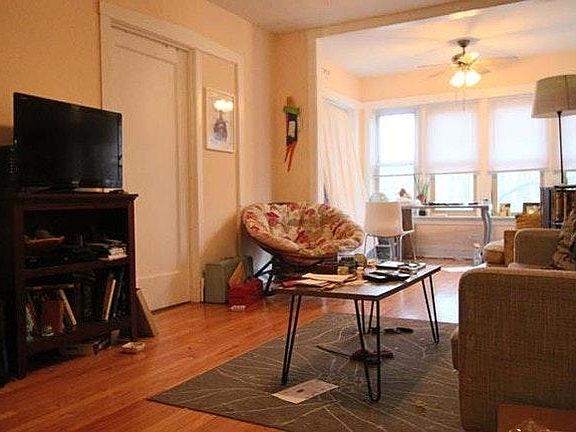 4th image of 1510 W Rosemont Ave APT 1S