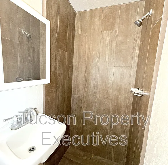 1233 E Mabel St #2 — Photo 10