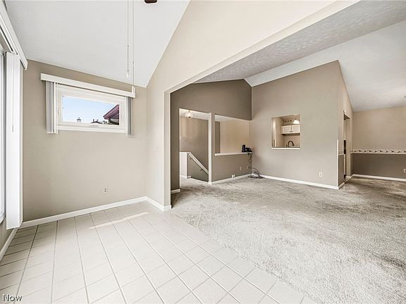 5th image of 7194 Village Dr