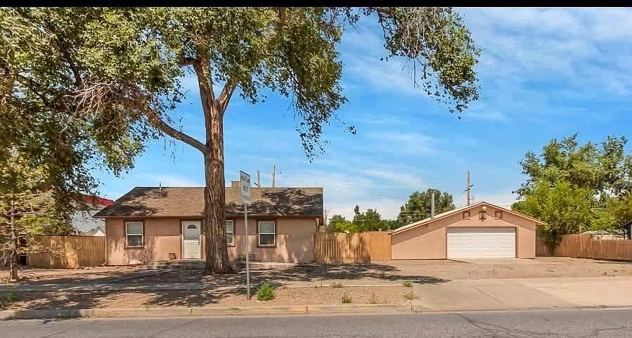 1st image of 421 W Aspen Ave