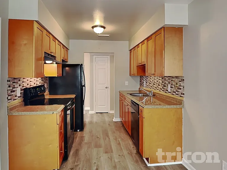 1404 Fernwood Pl — Photo 8