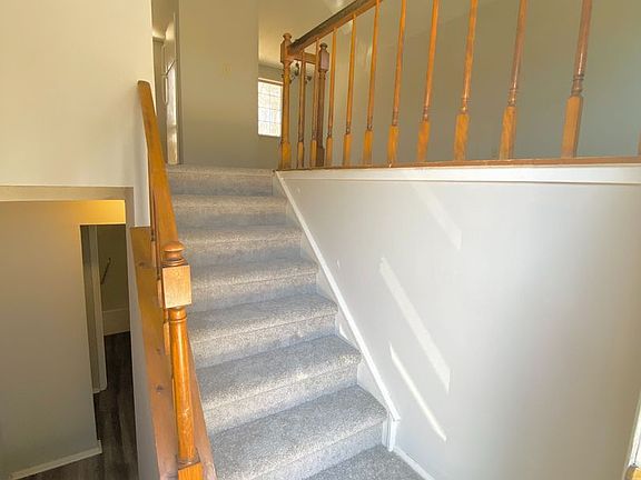2nd image of 2415 Camellia Dr #6054F483E