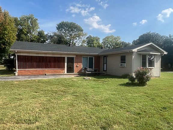 3rd image of 139 Southfork Rd