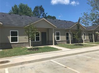 2150 N Leverett Ave, Fayetteville, AR 72703