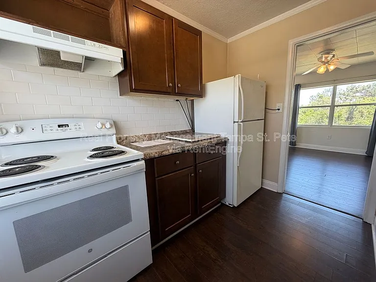 6900 Miami Dr #2 — Photo 9