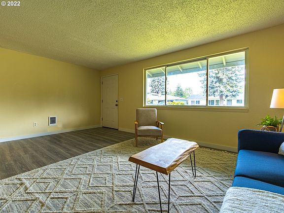 4th image of 12119 NE 80th St
