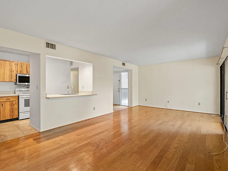54 Veronese Ct — Photo 10