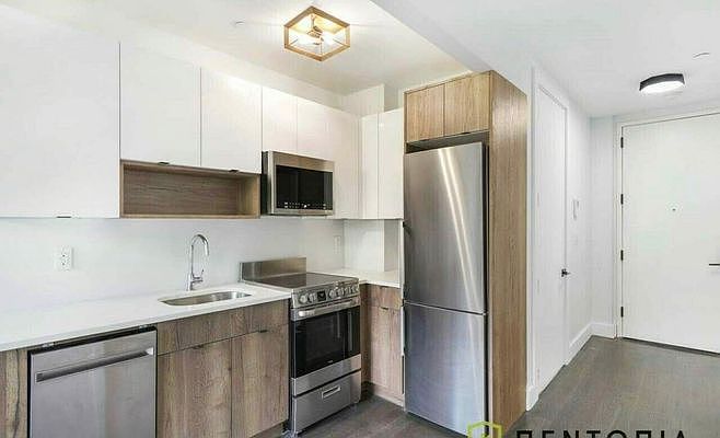 1st image of 743 Lexington Ave #2R