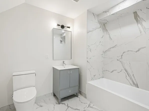 1 Mallory Avenue image 14 of 25