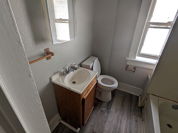 3rd image of 1125 2nd Ave
