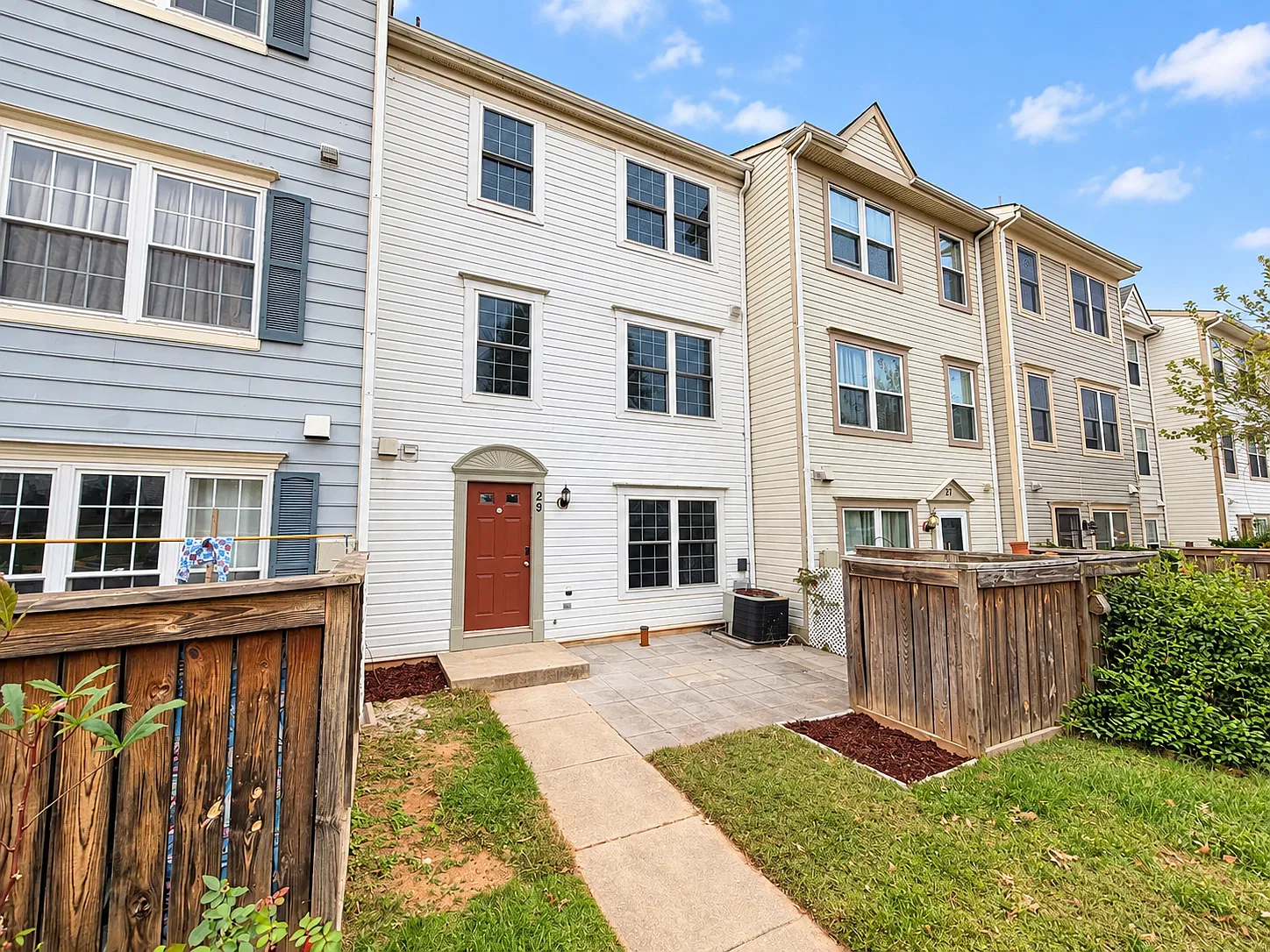 3 bed, 2.5 bath, 1650 sqft, $2,699 — Photo 1