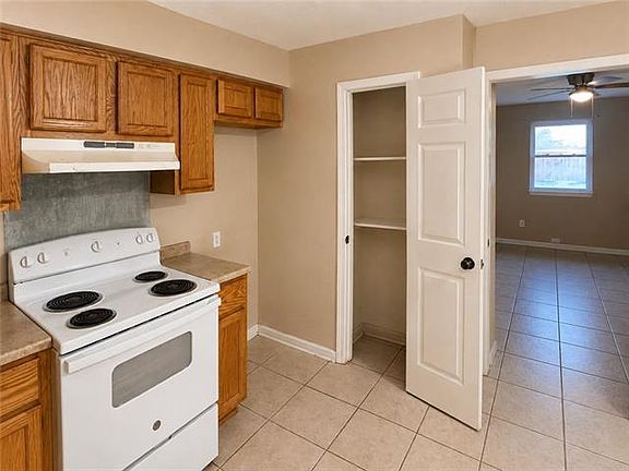 5th image of 3508 Pakenham Dr