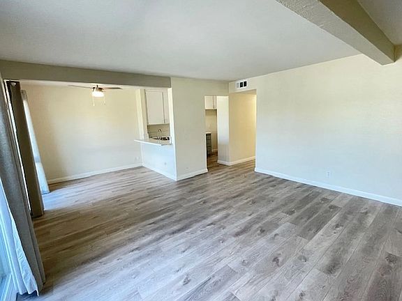 5th image of 107 Oval Rd #4