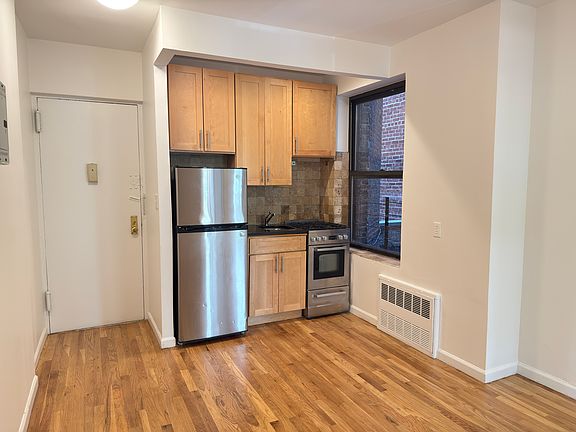 2nd image of 444 E 81st St APT 10