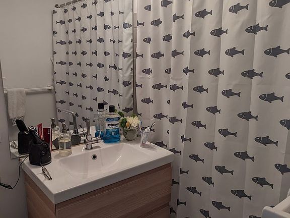5th image of 338 Harvard St APT 3