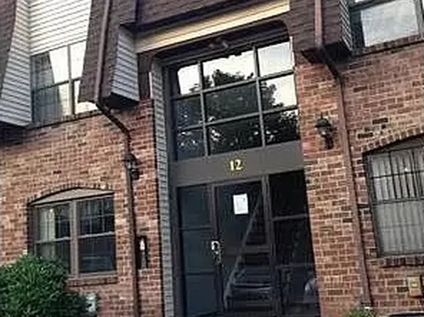 1207 Green Hollow Dr, Iselin, NJ 08830