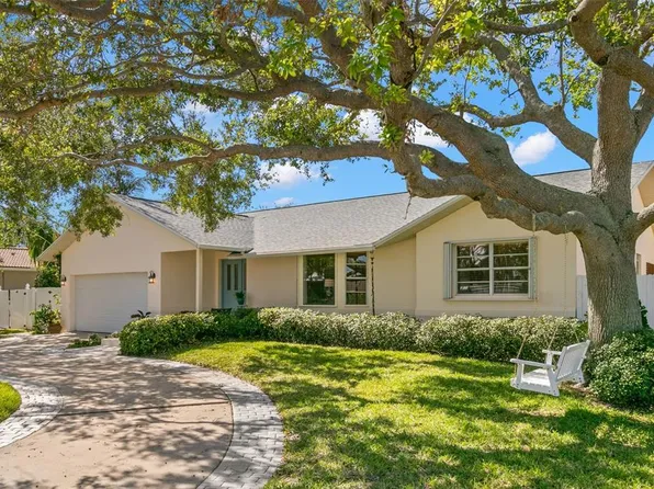 308 6th Ave N, Tierra Verde, FL 33715