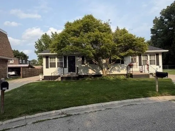 3506 Holland Park Ln, Port Huron, MI 48060