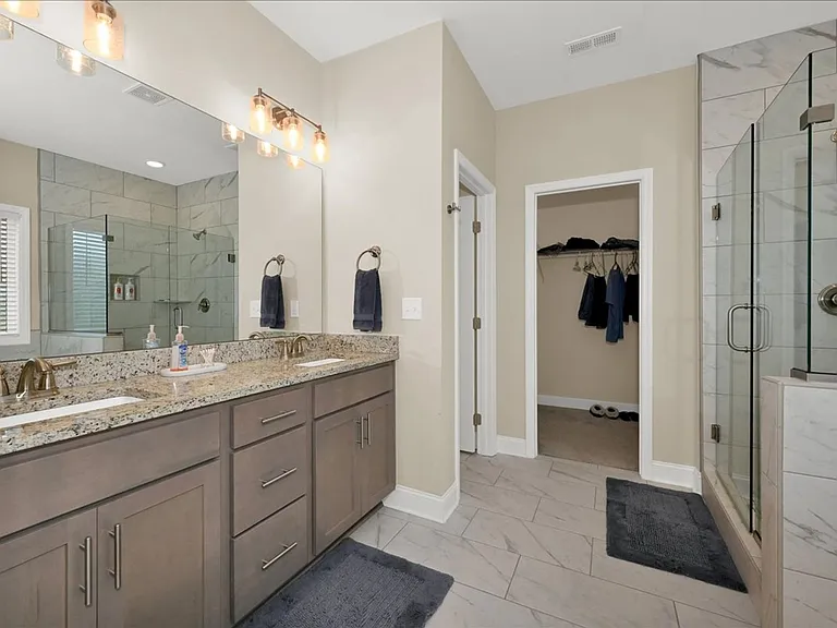 2058 Austin Dr N #E — Photo 12