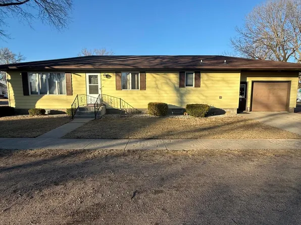 201 E 1st St, Tripp, SD 57376