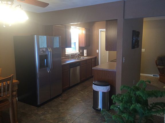 3rd image of 611 Bel Air Dr
