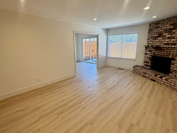 2nd image of 820 Vera Ave