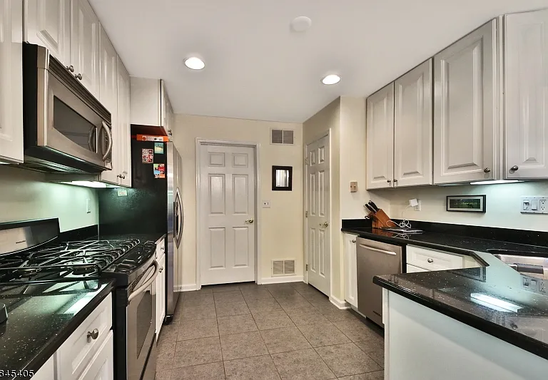 22 Taft Ln — Photo 12