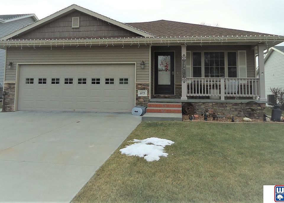 1st image of 675 Denise Dr
