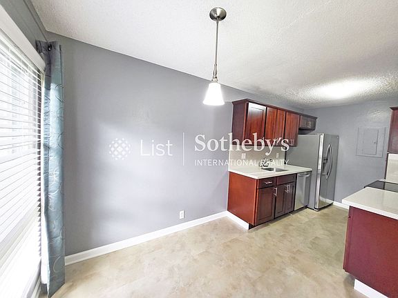 5th image of 46-1060 Emepela Way APT 9R