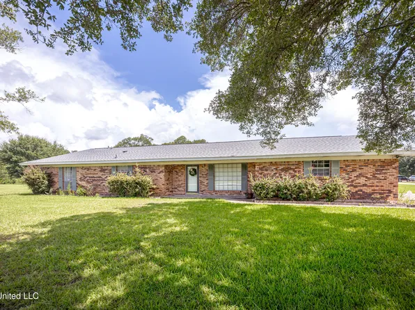 10001 Echo Glen Dr, Moss Point, MS 39562