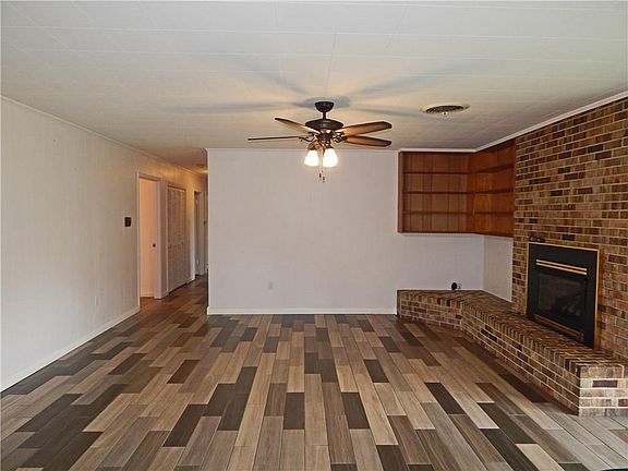 4th image of 931 Harling Ln