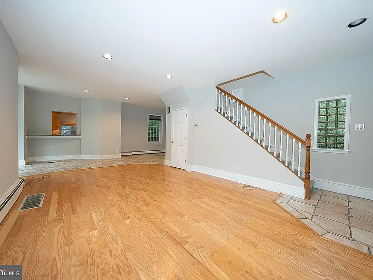 212 Elm Ter #1 — Photo 4