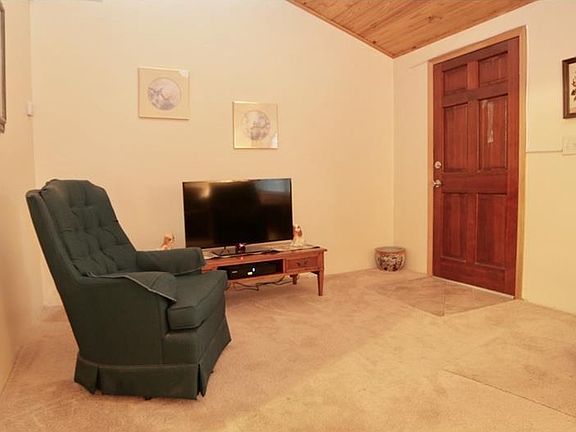 4th image of 340 Lake Pearl Dr