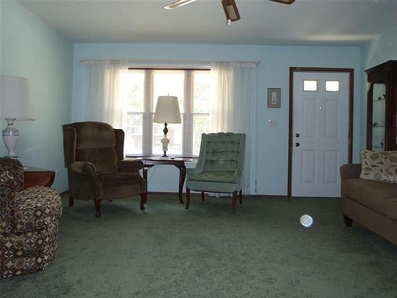 3rd image of 318 Stubbs Dr