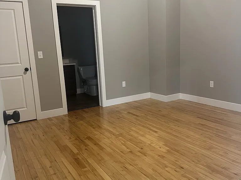 101-145 S Santa Fe Ave — Photo 10