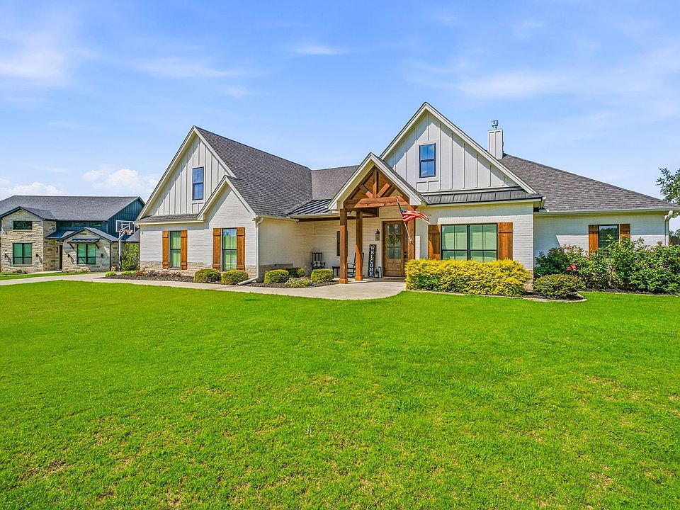 1st image of 190 Blue Ribbon Ln