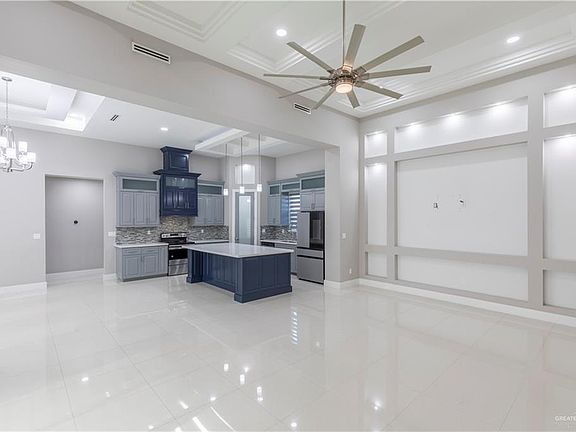 4th image of 5701 Pelican Ave
