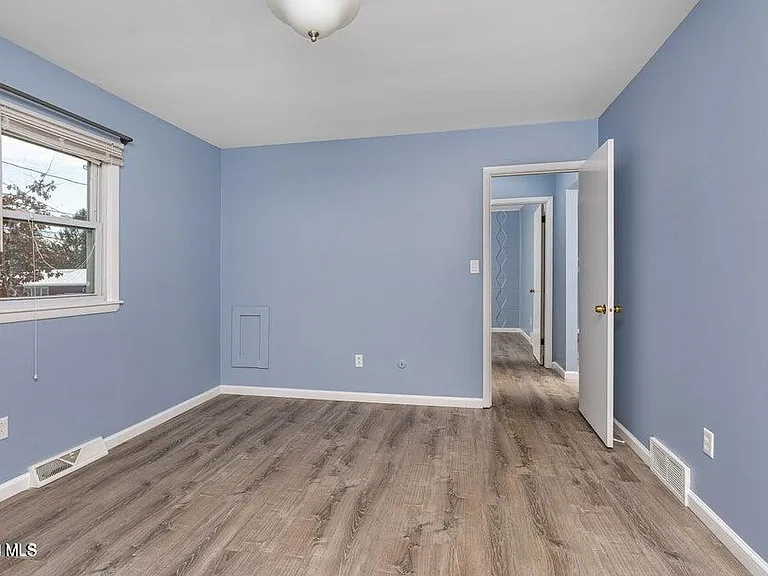 7 Elgin St #B — Photo 32
