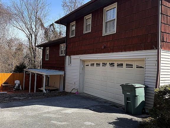 2nd image of 103 Sherwood St