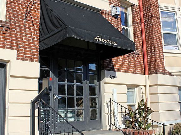 4th image of 1529 SE Hawthorne Blvd APT 201