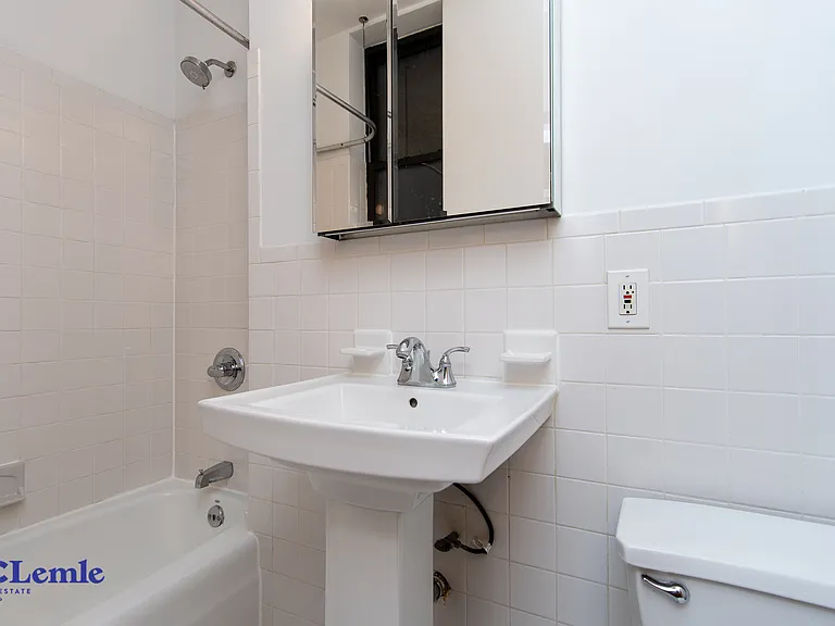206 E 25th St #4RW — Photo 9
