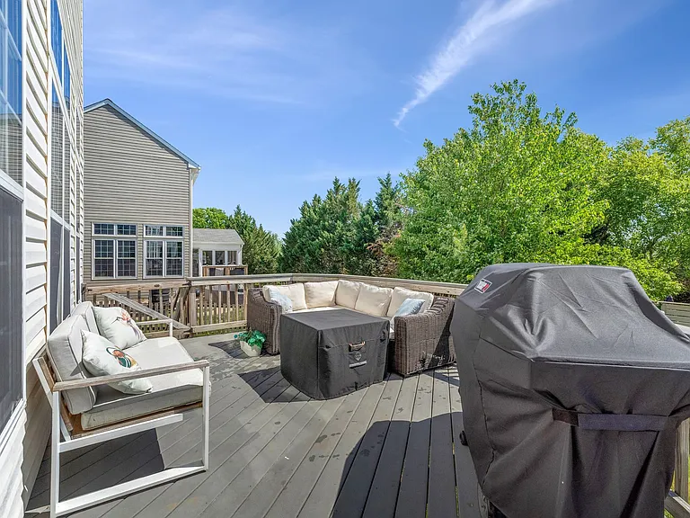 611 Curtin Pl SE — Photo 39