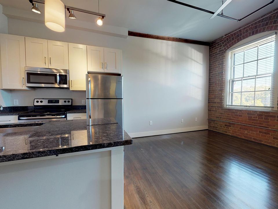 1st image of 1101 Jefferson St APT 301