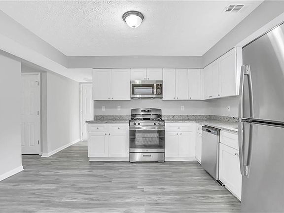 5th image of 1385 Grayland Hills Dr