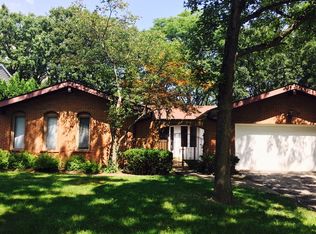 160 E Louis Ave, Lake Forest, IL