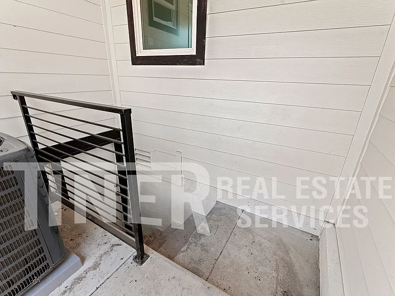 1006 Oakland Ave — Photo 18