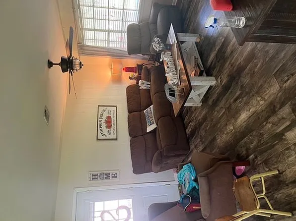 201 E Barfoot St, Union, MS 39365