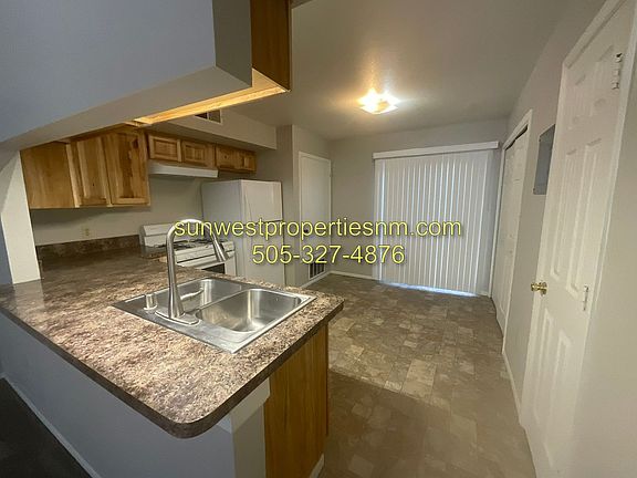 3rd image of 1621 Farmington Ave APT 3